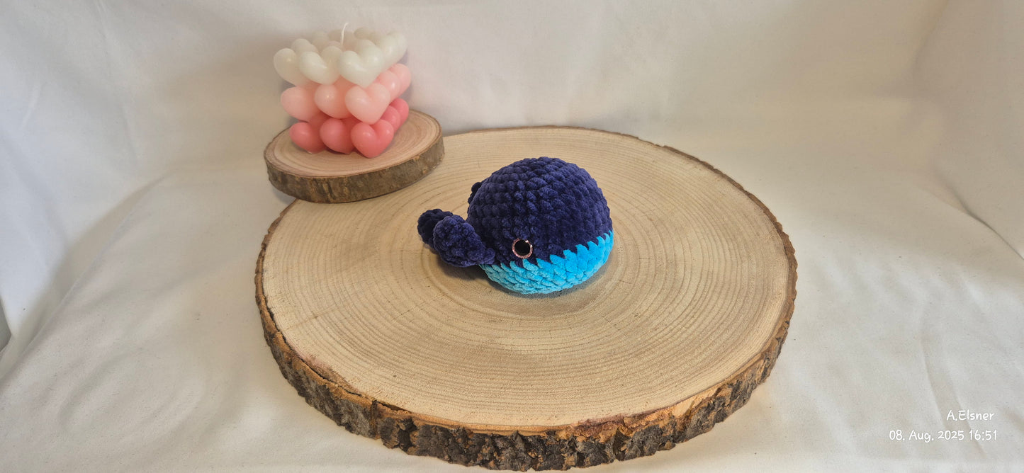 Wal Amigurumi gehäkelt – Kuscheltier Meerestier – Geschenk zur Geburt – Häkel Wal Spielzeug – Sicherheitsaugen – Handmade Baby Deko